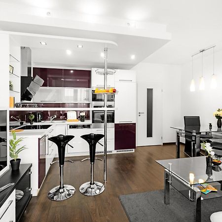 Bnb New Beautiful Apartment In The Center Of Ostrava With Option Garage Parking Екстер'єр фото