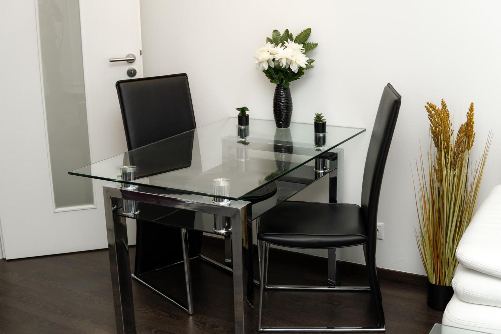 Bnb New Beautiful Apartment In The Center Of Ostrava With Option Garage Parking Екстер'єр фото