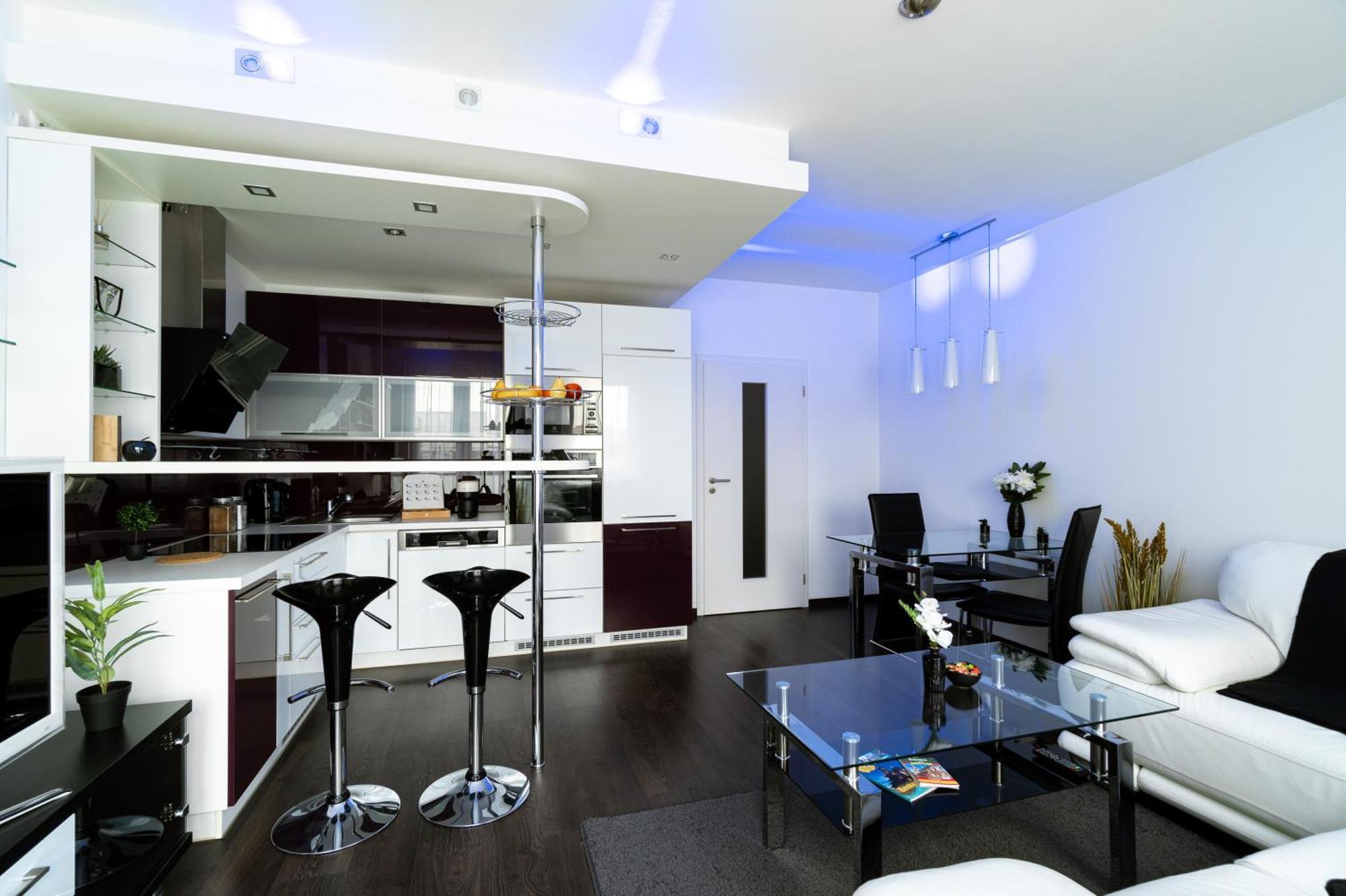Bnb New Beautiful Apartment In The Center Of Ostrava With Option Garage Parking Екстер'єр фото