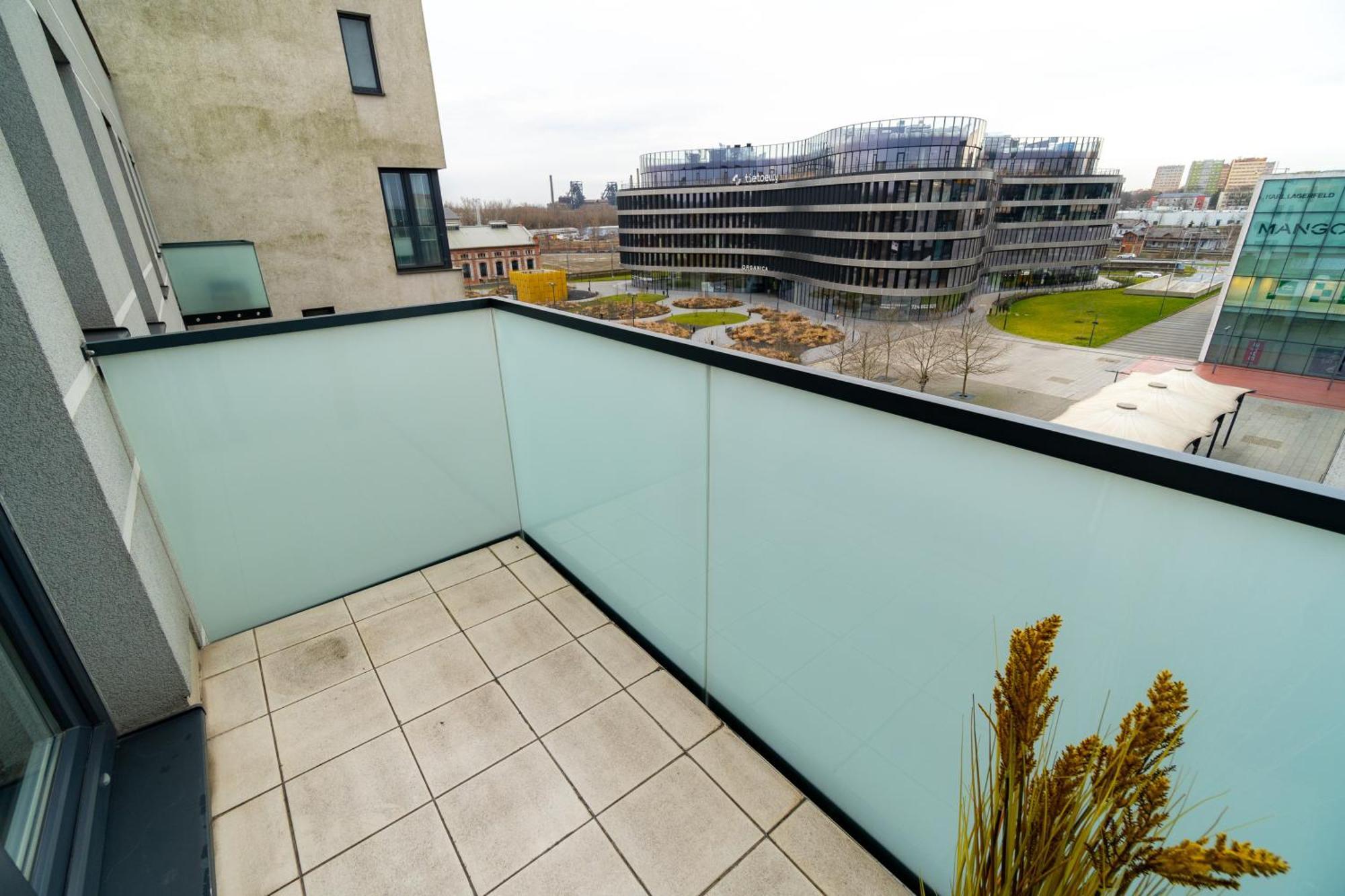 Bnb New Beautiful Apartment In The Center Of Ostrava With Option Garage Parking Екстер'єр фото