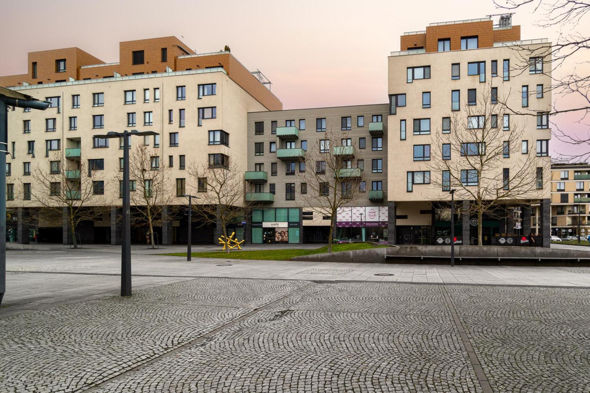 Bnb New Beautiful Apartment In The Center Of Ostrava With Option Garage Parking Екстер'єр фото