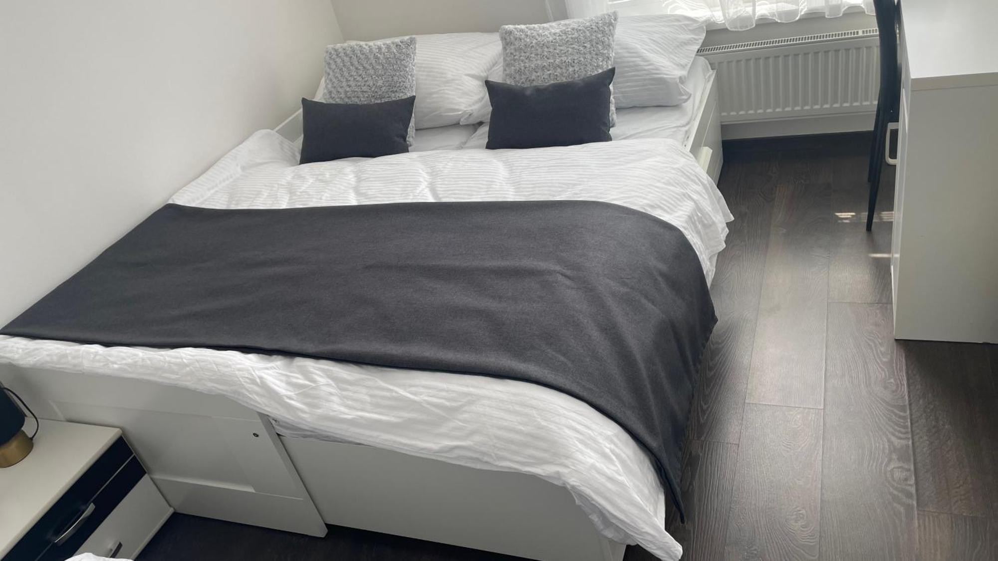 Bnb New Beautiful Apartment In The Center Of Ostrava With Option Garage Parking Екстер'єр фото