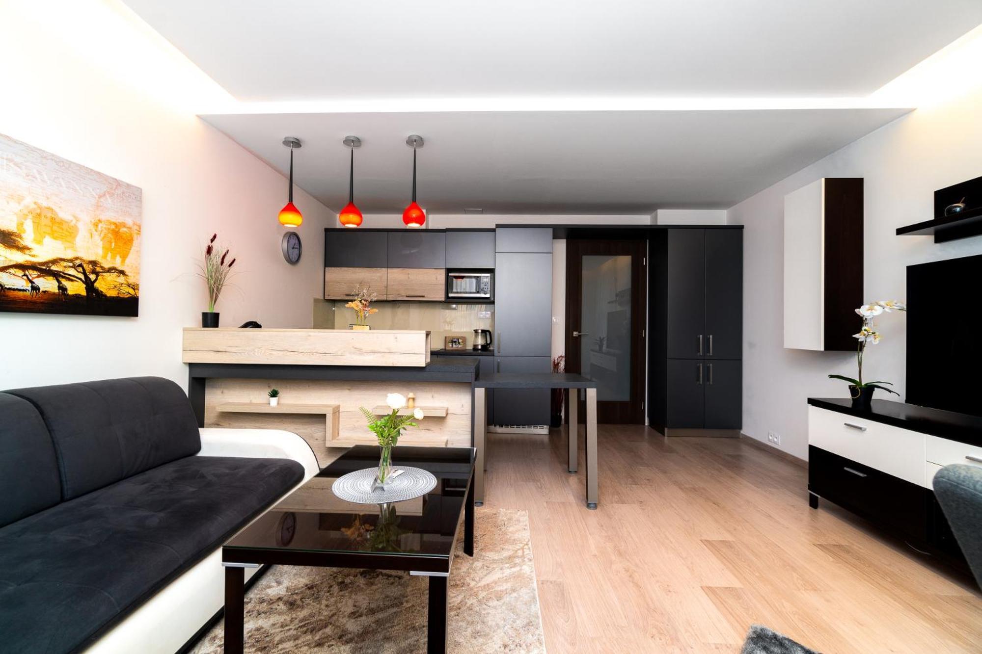 Bnb New Beautiful Apartment In The Center Of Ostrava With Option Garage Parking Екстер'єр фото