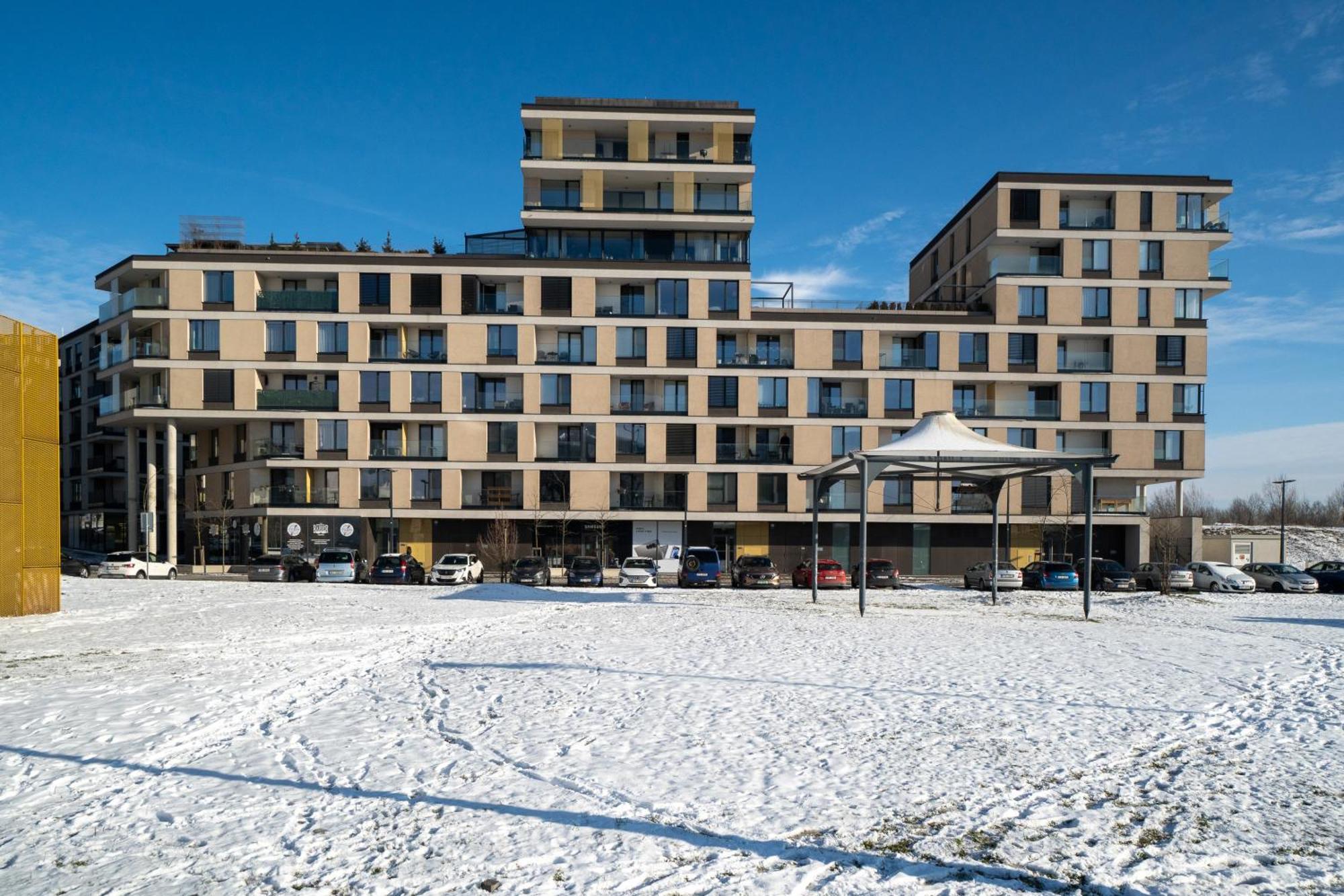 Bnb New Beautiful Apartment In The Center Of Ostrava With Option Garage Parking Екстер'єр фото