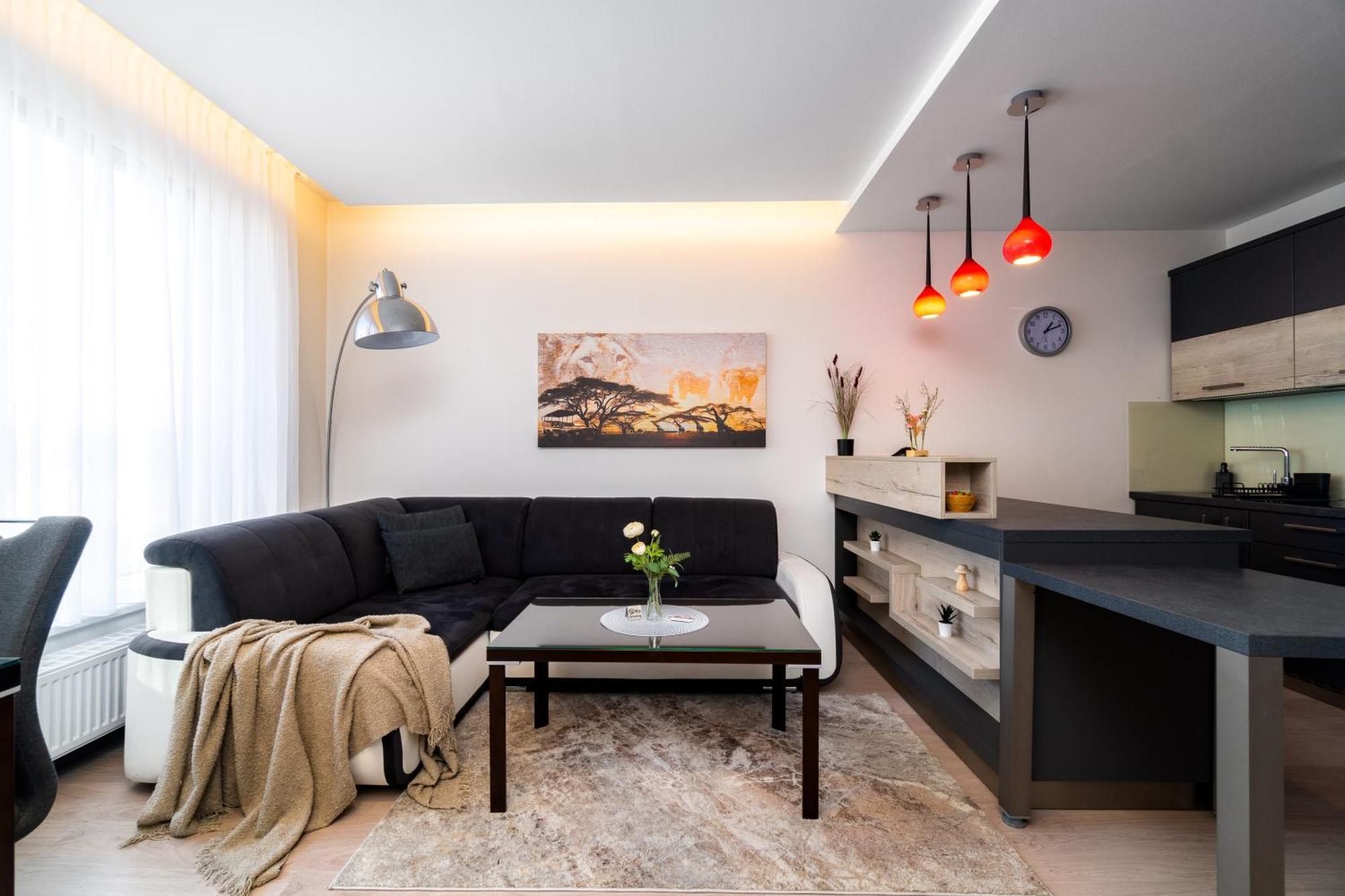 Bnb New Beautiful Apartment In The Center Of Ostrava With Option Garage Parking Екстер'єр фото